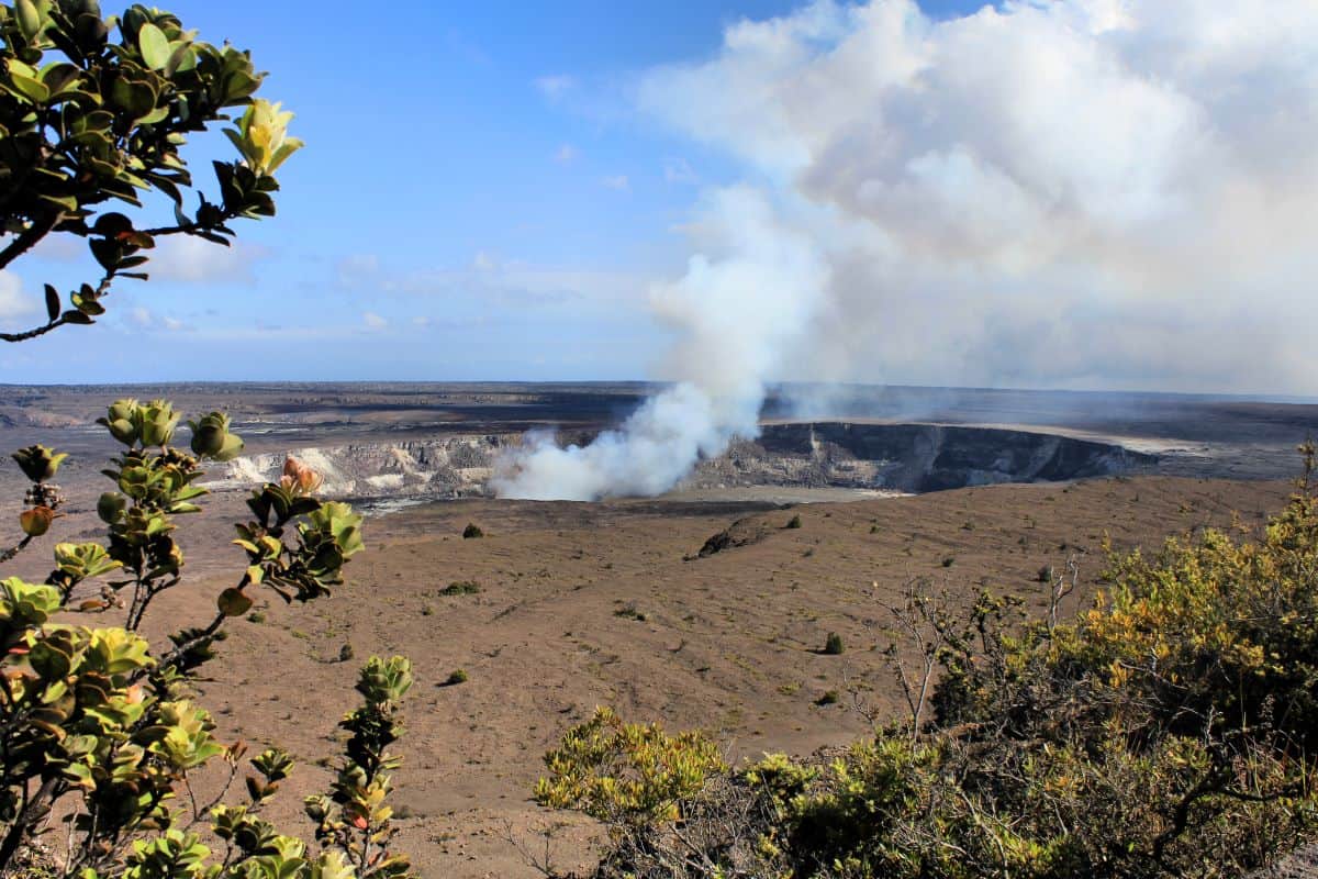 Active Kilauea volcano seen on Hilo Volcano tours